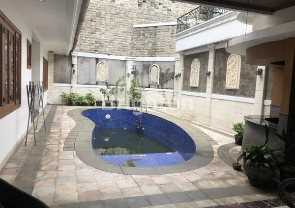 image RUMAH PREMIUM HOOK 2 LANTAI BATUNUNGGAL INDAH ADA KOLAM RENANG (5)