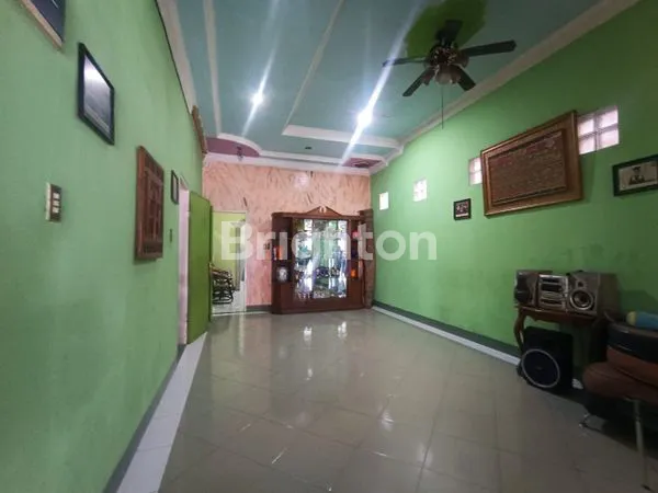 image RUMAH PINGGIR JALAN SANGAT COCOK UNTUK TEMPAT TINGGAL SEKALIAN BUKA USAHA APA SAJA DI DELI SERDANG (1)