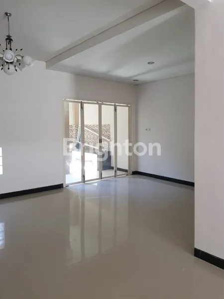 image RUMAH 2 LANTAI, SIAP HUNI DI BABATAN PANTAI (1)