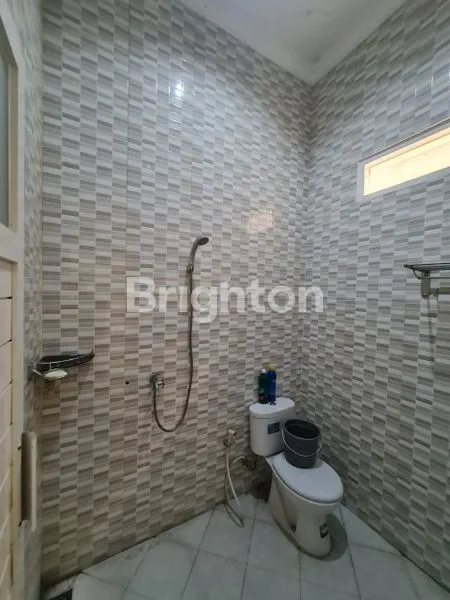 image JUAL MURAH!!! RUMAH 2LT, DAERAH STRATEGIS SURABAYA BARAT, BISA NEGO TIPIS !!!!  BEBERAPA LANGKAH KE INDOMARET, BEBAS BANJIR, DIKELILINGI FASILITAS UMUM!!!! (8)