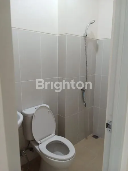 image RUKO LOKASI STRATEGIS & POTENSIAL! COCOK UNTUK KANTOR, USAHA KULINER, KLINIK, TEMPAT KURSUS (6)