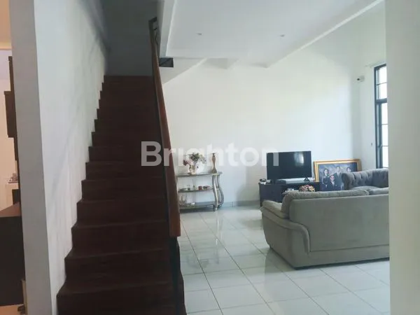 image RUMAH TINGKAT RAPIH KESEHATAN BINTARO JAKARTA SELATAN (3)