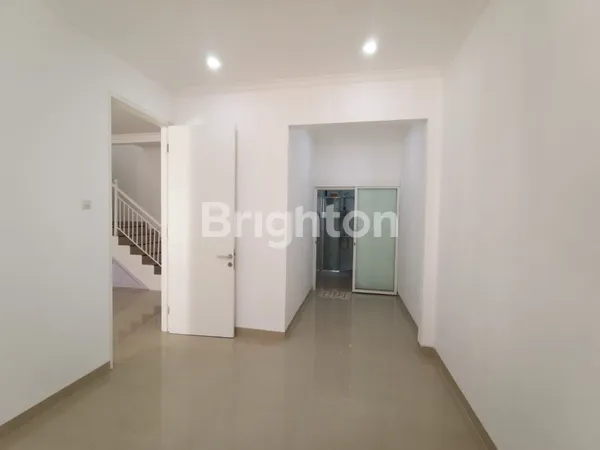 image RUMAH KONDISI TERAWAT SIAP HUNI CLUSTER TAMAN MUTIARA PAKUWON CITY DEKAT EASTCOAST MALL HOKKY MULYOSARI GALAXYMALL DHARMAHUSADA MERR (2)