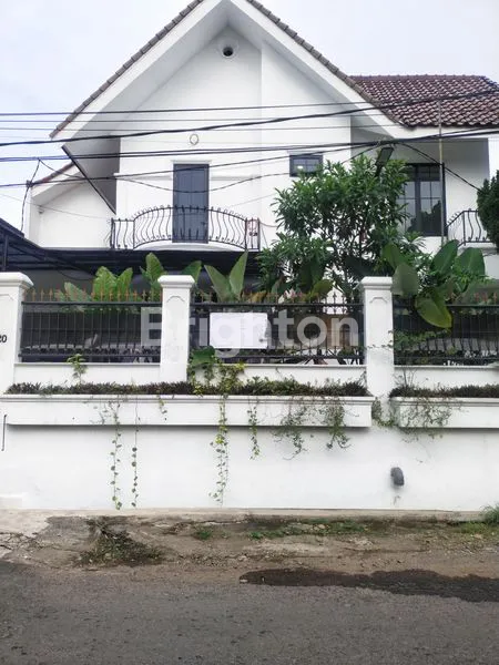RUMAH TINGKAT RAPIH KESEHATAN BINTARO JAKARTA SELATAN