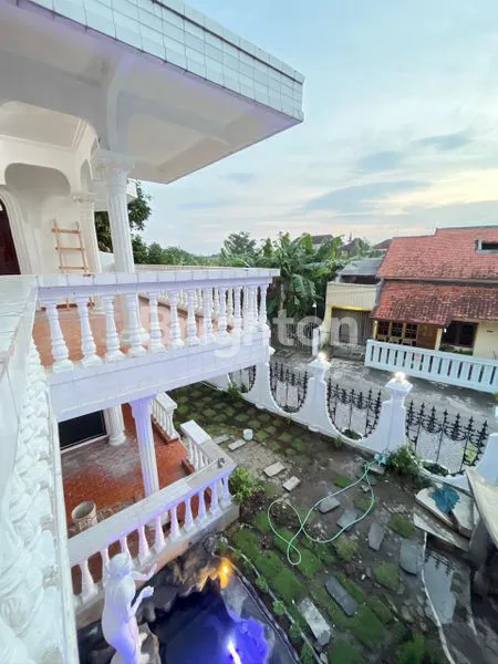 image RUMAH SEMI EROPA - JOGJA. COCOK UNTUK HUNIAN EKSKLUSIF ATAUPUN INVESTASI HOMESTAY, VILLA ATAU CAFE (3)