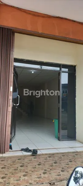 image JUAL SEWA RUKO SIAP HUNI DI PONDOK RAJEK CIBINONG, DEKAT DENGAN RSUD CIBINONG, AKSES ARAH DEPOK SUKMAJAYA, PEMDA CIBINONG, MALL CCM, STASIUN, TOL ARAH CITEUREUP, TAMAN DANAU BUATAN (2)