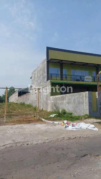 image GUDANG KOKOH SIAP PAKAI LOKASI BARAT PENGGING KOTA BOYOLALI  (2)