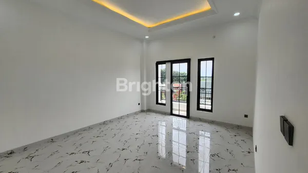 image RUMAH 3 LANTAI BARU RENOVASI SIAP HUNI DI KAWASAN SENTUL CITY (2)