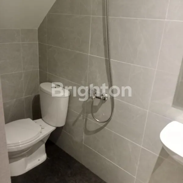 image RUMAH BANGUNAN BARU SIAP HUNI LOKASI SANGAT STRATEGIS (2)