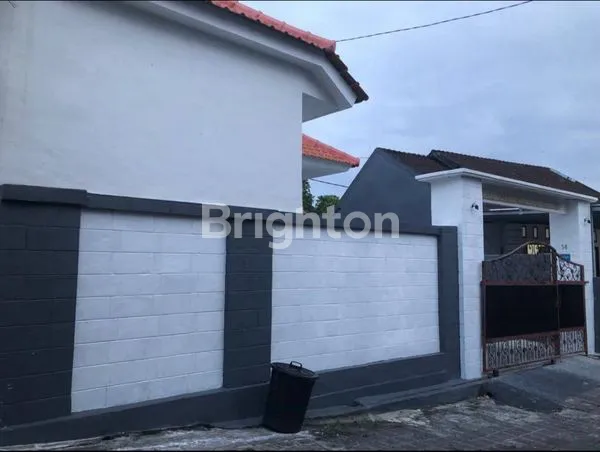 image RUMAH CANTIK DENGAN GAZEBO DI GATSU TENGAH, DEKAT LIVING WORLD!  (1)