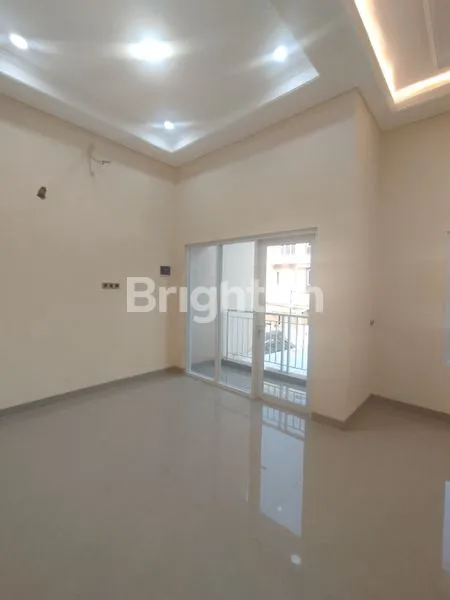 image DI JUAL CEPAT RUMAH BARU 2,5 LANTAI. RAPI DAN SIAP HUNI DI SUNTER HIJAU JAKARTA UTARA (1)