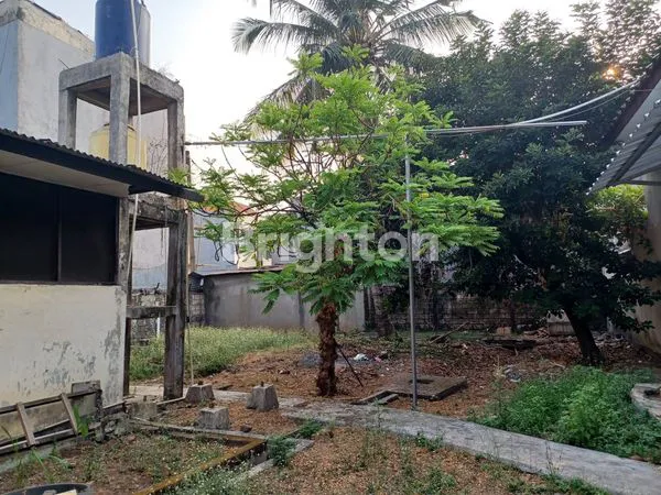 image RUMAH TUA HITUNG TANAH DI PONDOK PINANG, JAKARTA SELATAN | 831 M² | 2 SHM | HARGA TURUN JADI RP 10,5 M (6)