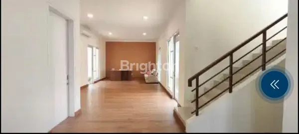 image RUMAH CANTIK EKSKLUSIF DI ILLAGO GADING SERPONG (2)