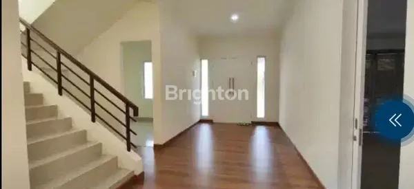 image RUMAH CANTIK EKSKLUSIF DI ILLAGO GADING SERPONG (3)