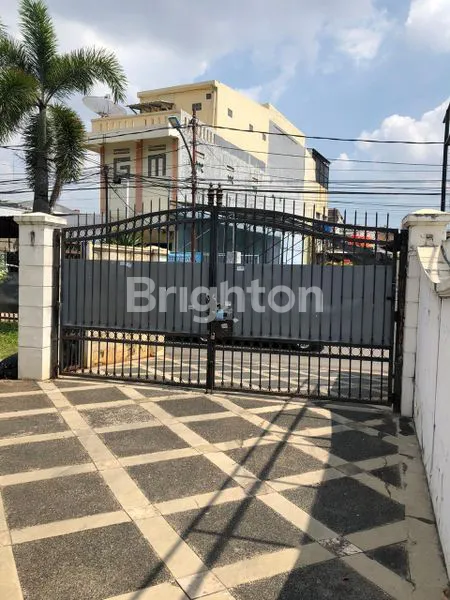 RUMAH MEWAH DAN STRATEGIS DI KEBON JERUK, RAWA BELONG DEKAT KAMPUS BINUS, JAKARTA BARAT