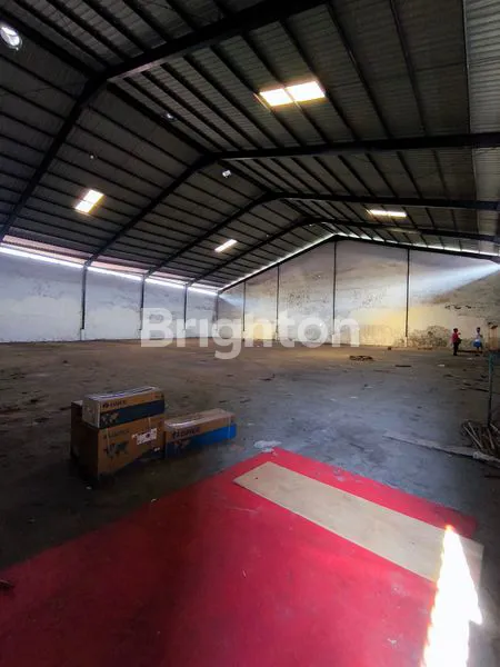 GUDANG LOKASI STRATEGIS MENUJU LINTAS TIMUR