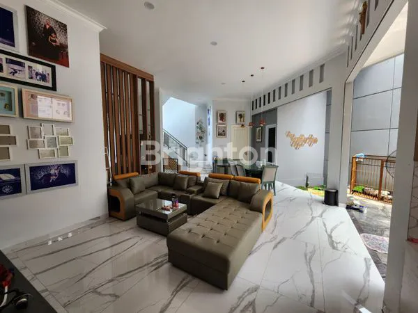 image RUMAH CANTIK, RAPI, AMAN DAN NYAMAN DI GRIYA PERMATA, CIPONDOH. (5)