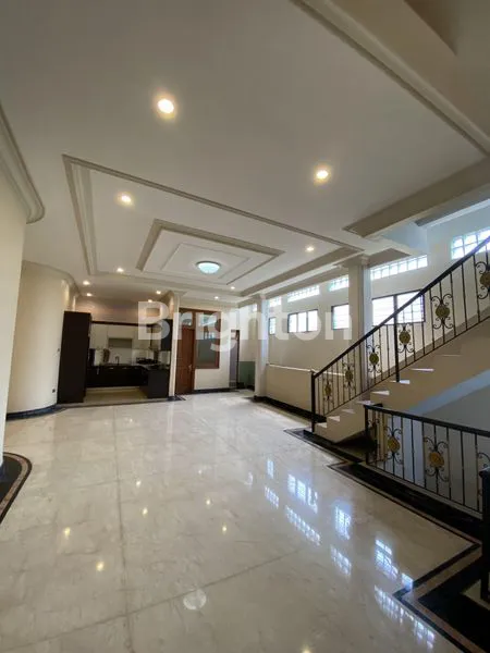 image RUMAH MEWAH KOTA MALANG DENGAN LOKASI YANG SANGAT STRATEGIS (3)