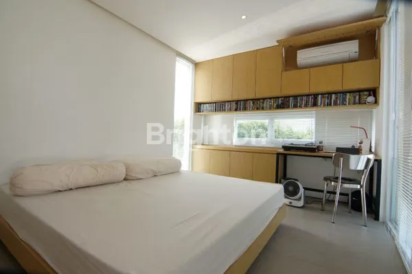image RUMAH VILLA MODERN 2 LANTAI COCOK INVESTASI DI TABANAN (8)
