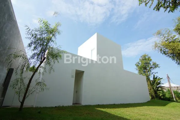 RUMAH VILLA MODERN 2 LANTAI COCOK INVESTASI DI TABANAN