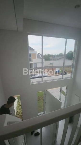 image TURUN HARGA !! RUMAH BARU DI PARAMOUNT PETALS CURUG TANGERANG (4)