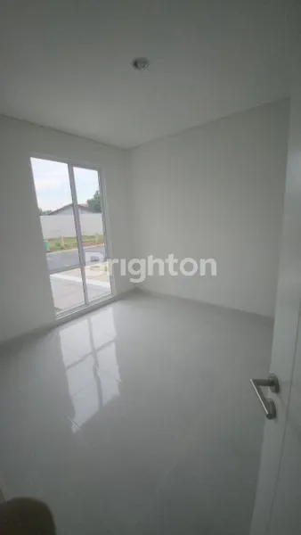 image TURUN HARGA !! RUMAH BARU DI PARAMOUNT PETALS CURUG TANGERANG (3)