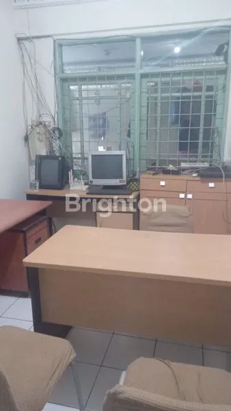 image RUKO 3 LANTAI AREA RAMAI TAMAN RATU JAKARTA BARAT (3)