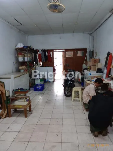 image RUKO 3 LANTAI AREA RAMAI TAMAN RATU JAKARTA BARAT (2)