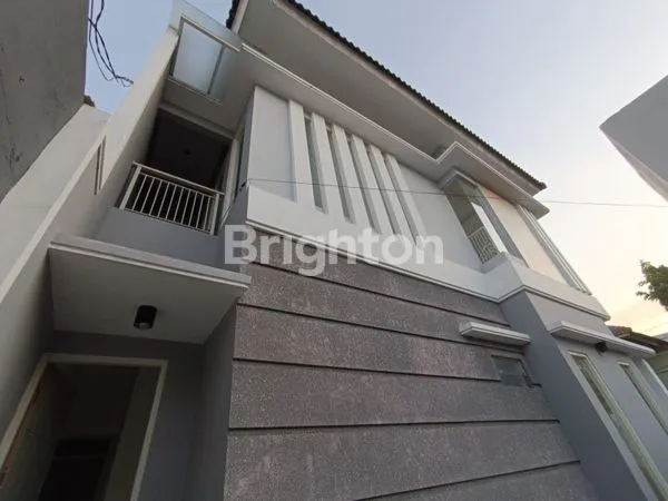 image SUTOREJO MINIMALIS 2 LANTAI DEPAN MASJID & SEKOLAH, DEKAT LAPANGAN / TAMAN, UKURAN 9X11 HOOK BARAT UTARA BISA KPR BONUS KITCHEM SET MINIMALIS (6)