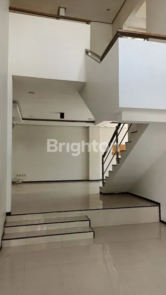 image RUMAH MEWAH 5+1 KT DI PAKUWON CITY, SURABAYA, SIAP HUNI DENGAN SERTIFIKAT SHM (3)