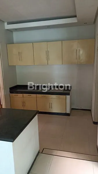 image RUMAH MEWAH 5+1 KT DI PAKUWON CITY, SURABAYA, SIAP HUNI DENGAN SERTIFIKAT SHM (2)