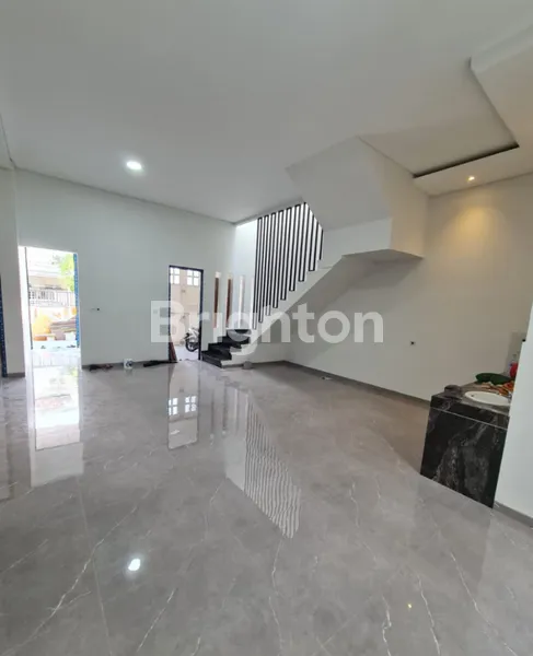 image RUMAH MANYAR BARU GRESS MEWAH 2 LANTAI ROW 3 MOBIL. HADAP SELATAN (3)