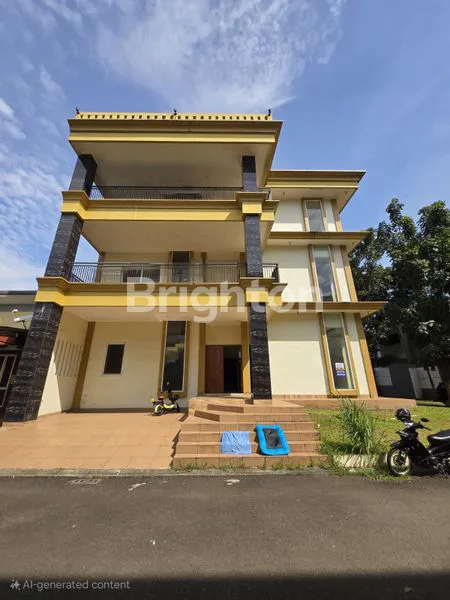 RUMAH BESAR ADA KOLAM RENANGNYA DI DEKAT AEON MALL