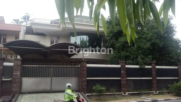 image RUMAH MEWAH HOEK PURI INDAH JAKARTA BARAT (1)
