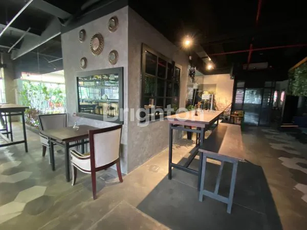 image HOTEL SEMBILAN LANTAI BINTANG DUA LOKASINYA SANGAT STRATEGIS.  AMAN DAN NYAMAN.  AKSES MUDAH  KEMANA MANA. KEMAYORAN JAKARTA PUSAT. (2)