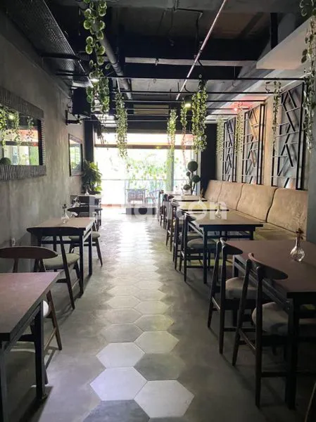 image HOTEL SEMBILAN LANTAI BINTANG DUA LOKASINYA SANGAT STRATEGIS.  AMAN DAN NYAMAN.  AKSES MUDAH  KEMANA MANA. KEMAYORAN JAKARTA PUSAT. (3)