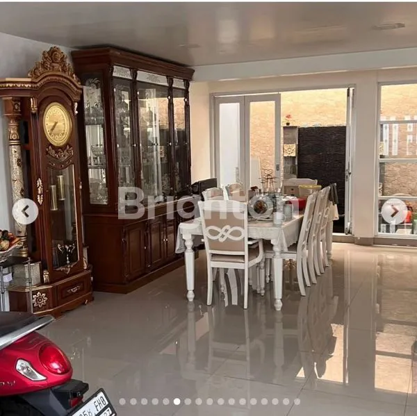 image RUMAH MEWAH 3 LANTAI DI THE ICON BSD CITY, WESTERN COSMO, TANGERANG (3)