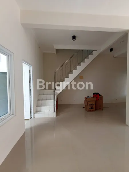 image RUMAH ARAYA 2, 1.5 LANTAI, SUDAH RENOV + CAT TOTAL, DKT GM, ITS, DLL (4)