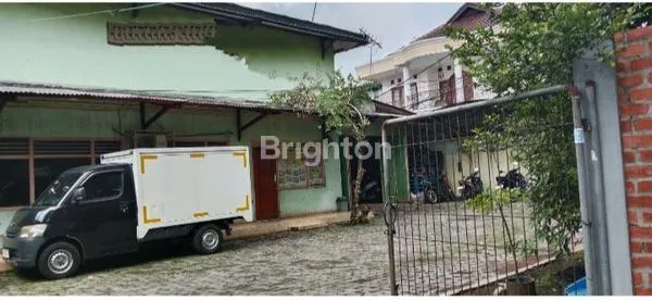 TANAH DAN BANGUNAN DI CIRACAS JAKARTA TIMUR