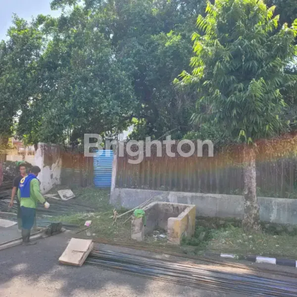 image RUMAH LAMA HITUNG TANAH DI DARMO PERMAI SELATAN, DEKAT HR MUHAMMAD, DEKAT MADAME CHANG, DEKAT MAYJEN SUNGKONO (1)