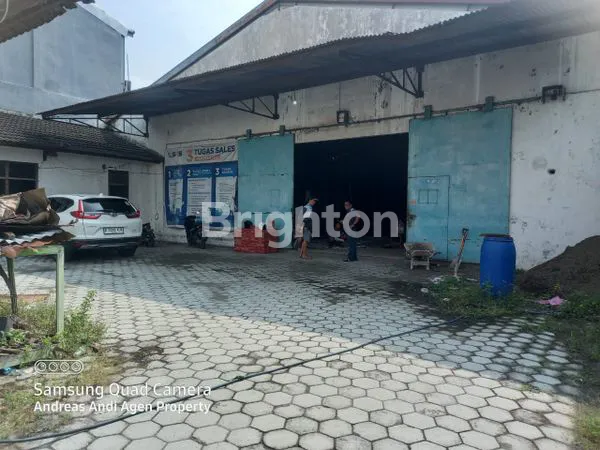 DISEWAKAN RUMAH DAN GUDANG EX PABRIK SEPATU TULUNGAGUNG, LOKASI STRATEGIS, COCOK BUAT EXPEDISI DAN USAHA PERGUDANGAN.