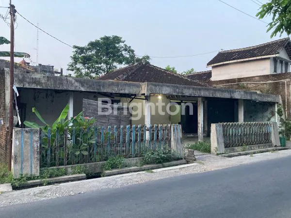 BANGUNAN HITUNG TANAH BANYUANYAR