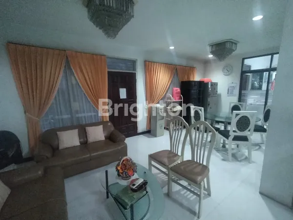 image RUMAH 1.5 LANTAI TERAWAT FURNISHED SIAP HUNI DARMO HARAPAN DEKAT SUKOMANUNGGAL RAYA SATELIT  HR MUHAMMAD GRAHA FAMILI PAKUWON MALL (6)