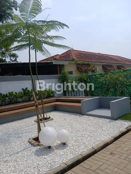 image HUNIAN DI JAKARTA SELATAN DENGAN GAYA MODERN TROPIS (4)