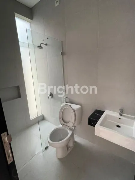 image RUMAH BARU DI CITRALAND! MINIMALIS LOKASI STRATEGIS DEKAT COMMERCIAL AREA, DEKAT GWALK, DEKAT JLLB, DEKAT UNIVERSITAS DAN DEKAT RUMAH SAKIT! (8)