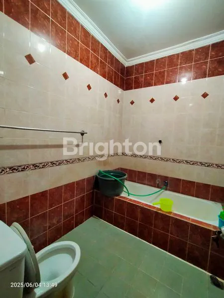 image RUMAH KLASIK TROPIS 2 LANTAI ASRI & LUAS DI RUNGKUT ASRI SURABAYA, SIAP HUNI. (3)