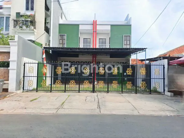 RUKO 2½ LANTAI LUAS & SIAP PAKAI DI LOKASI STRATEGIS TEBET, JAKARTA SELATAN
