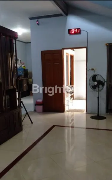 image RUMAH BAGUS SIAP HUNI 2 LT DI JEMURSARI (4)