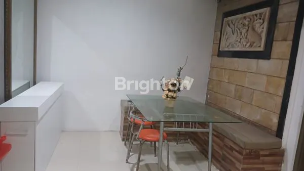 image RUMAH MINIMALIS 3 LANTAI SIAP HUNI DI BABATAN PRATAMA, BARU RENOVASI LENGKAP (3)