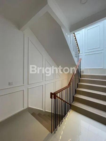 image RUMAH 3 LANTAI DEKET MRT LEBAK BULUS DIJUAL (5)